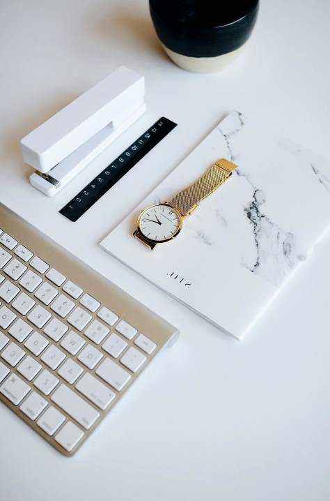 Studio desk with Asleni notebook